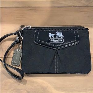 NWOT Coach wristlet
